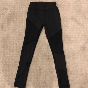 Leggings with shear detail.